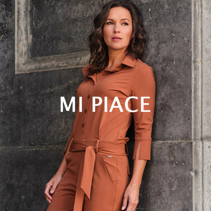 Mi Piace logo – dameskleding merk bij Stretchshop