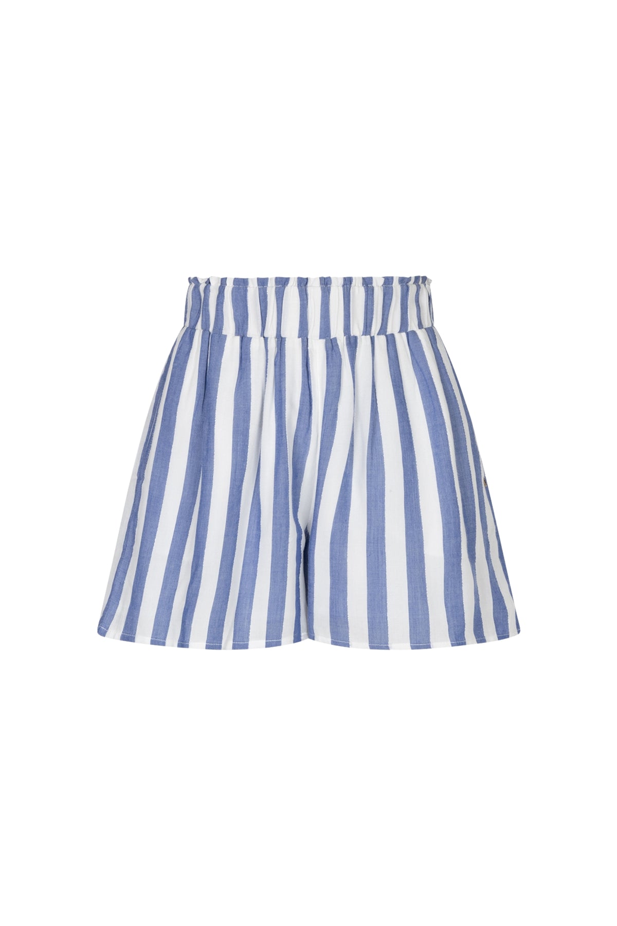 Blauwe korte Shalita Raya van Ibana met gedetailleerde borduursels en zijdeachtige afwerking, gedragen als traditionele hoed of accessoire.