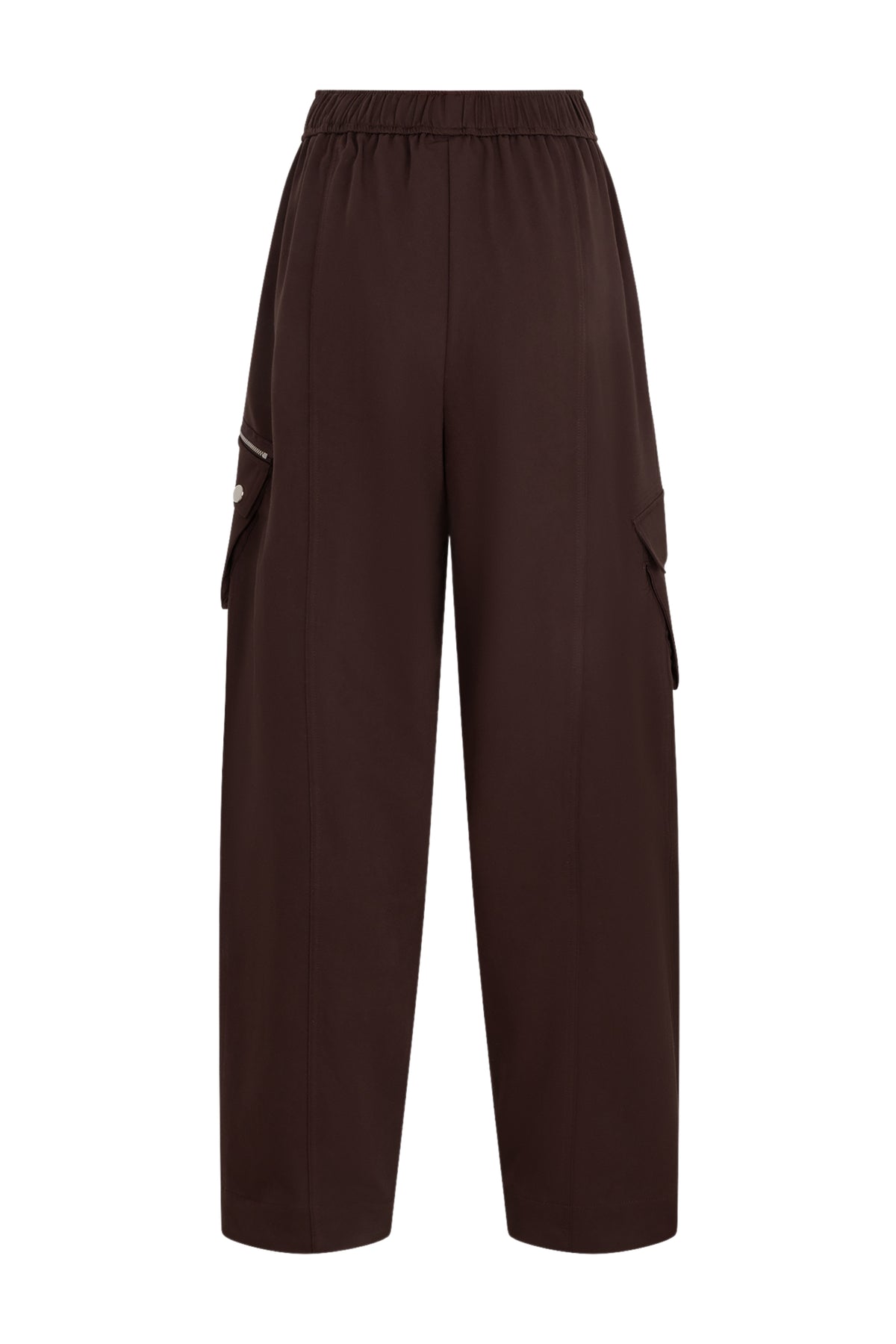 Bruine broek Zorelle van Studio Amaya, close-up van de stof en pasvorm, geschikt voor casual en elegante outfits.