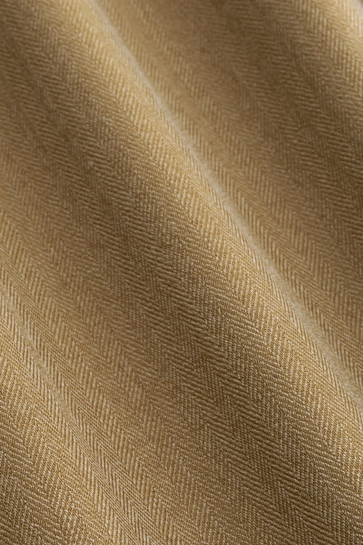 Donkergroene broek van Studio Amaya, model The Always Green, met een comfortabele pasvorm en stijlvolle uitstraling.