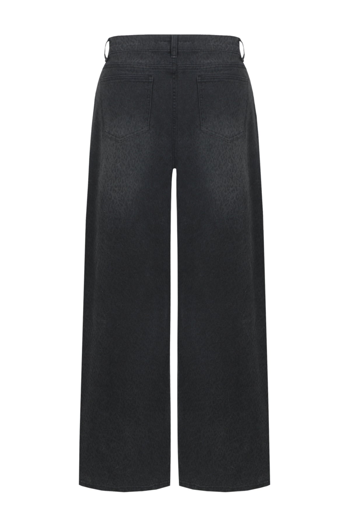 Zwarte jeans Jolena Denim van G-maxx, pasvorm met vijf zakken en slanke snit, gedragen door een model.