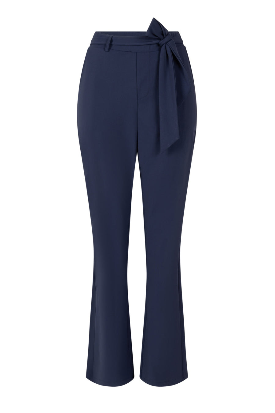 Zoso Travel Broek Belle Navy, comfortabele navy blauwe reisbroek met elastische taille en rechte pasvorm, gelegd op een witte achtergrond.