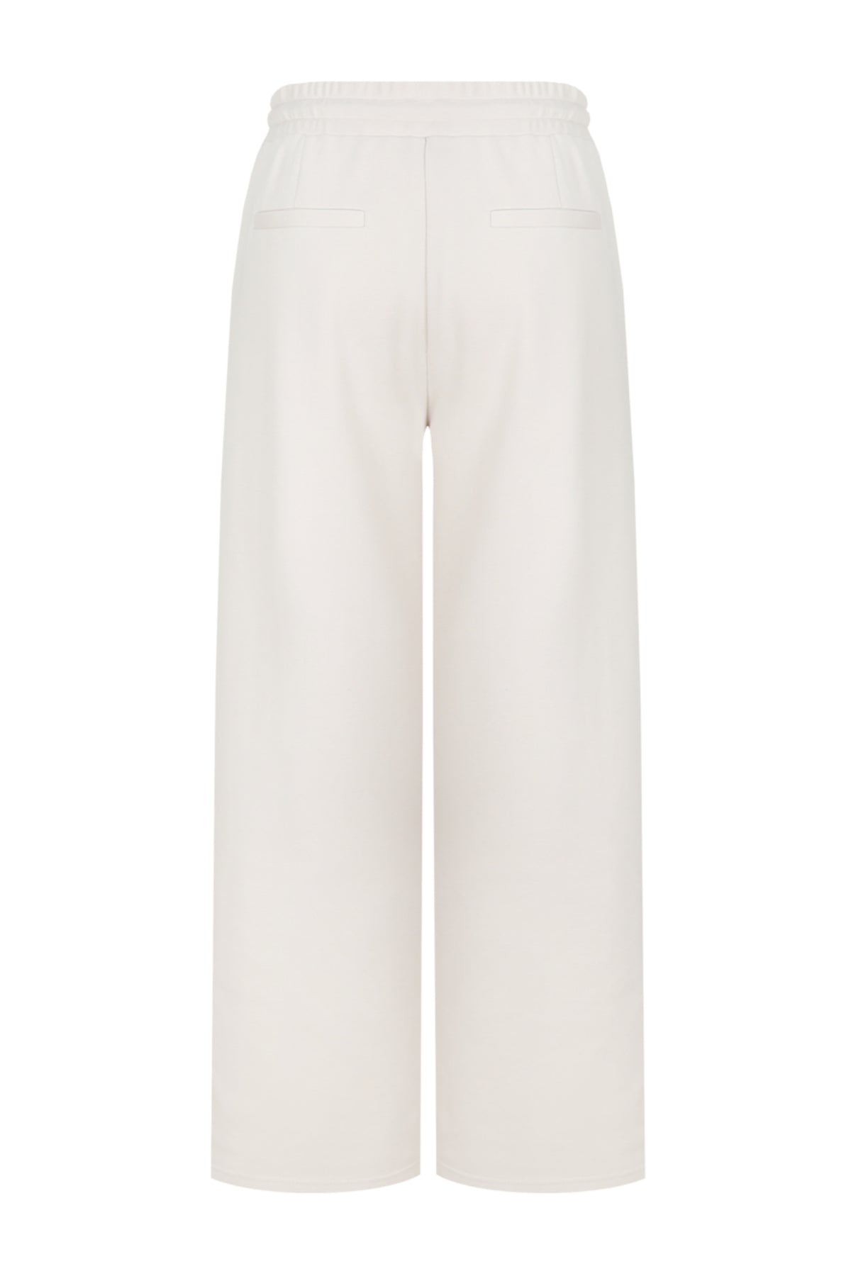 G-maxx Eilis Sand broek met rechte snit en elastische taille, gedragen door een model, geschikt voor casual en comfortabele stijl