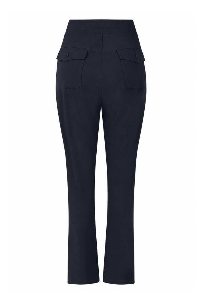 Zoso Travel Broek Joy in navy met comfortabele pasvorm en elastische taille, ideaal voor reizen en dagelijks gebruik.