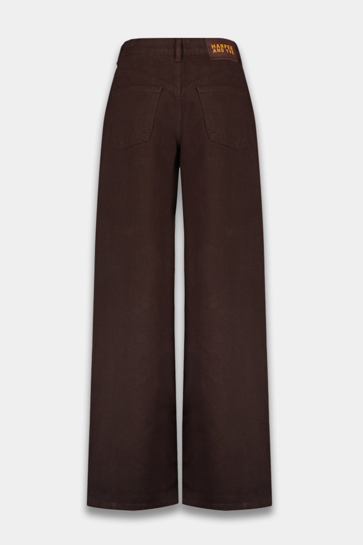 Harper & Yve jeans Mayra Hot Fudge met rechte snit en donkere denim kleur, zichtbaar op de afbeelding.