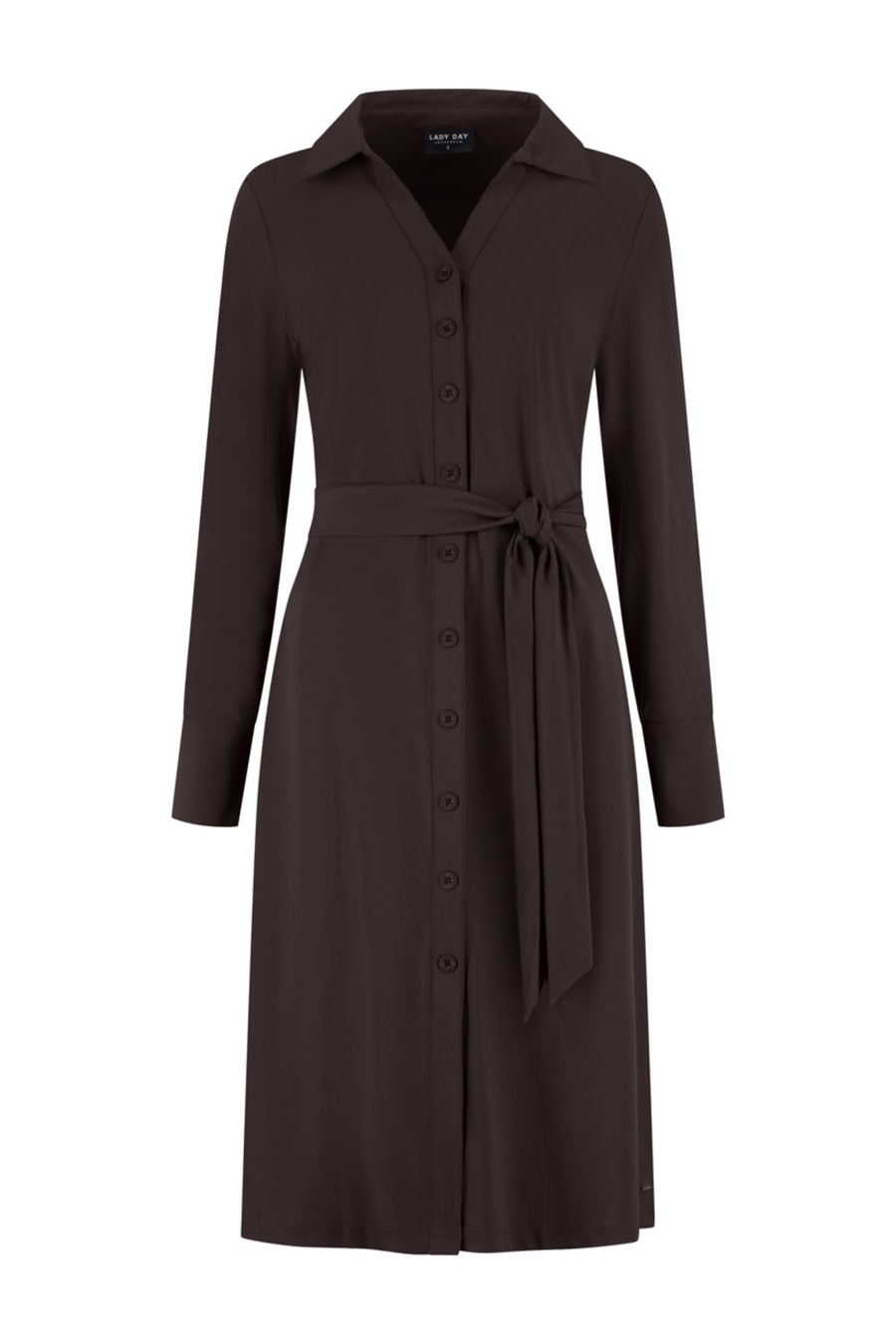Lady Day Travel jurk Danie in donkerbruin, L36.375.3513, met elegante snit en comfortabele pasvorm, zichtbaar in de afbeelding.