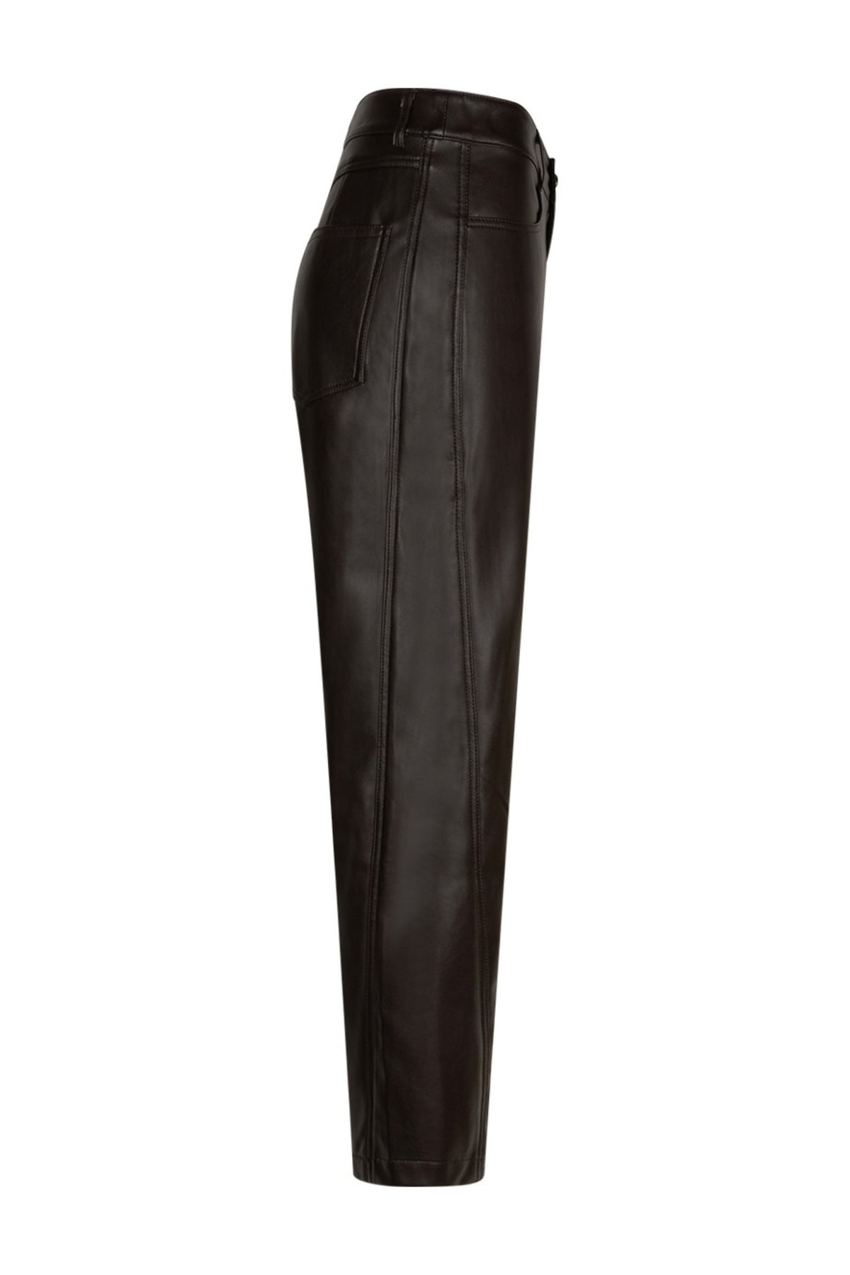 Red Button Caitlina faux leren broek met pasvorm L28presso, getoond in de afbeelding op een model, zwart en modieus.