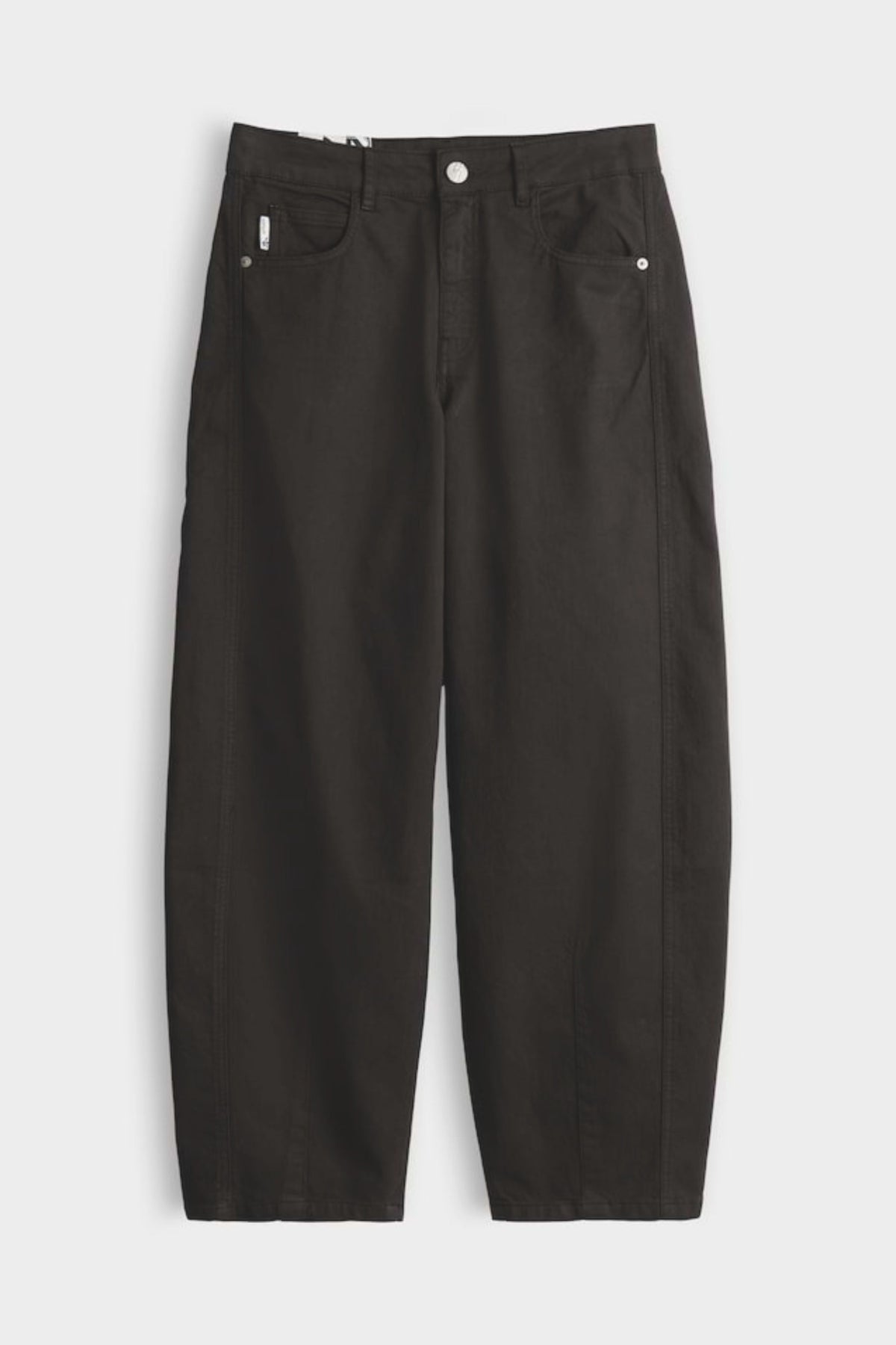Lissie Bolde Affogato broek van Opus, rechte pasvorm, lichte stof en elastische taille, gedragen door een model.