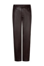 Donkere bordeaux faux leren broek Caitlina SRB5079 L28 van Red Button, close-up van de pasvorm en textuur