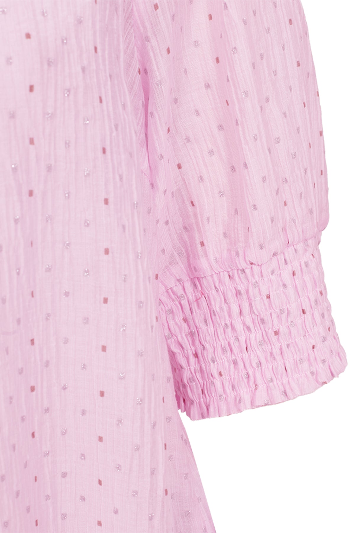 Zilveren blouse Fqlory Ballerina van Freequent, met elegante pasvorm en zachte stof, gedragen door een model.