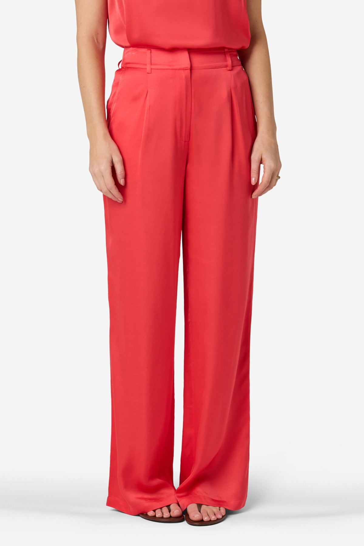 Ibana Pasha Rosa Coral broek met losse pasvorm en elastische tailleband, geschikt voor casual en comfortabele outfits.