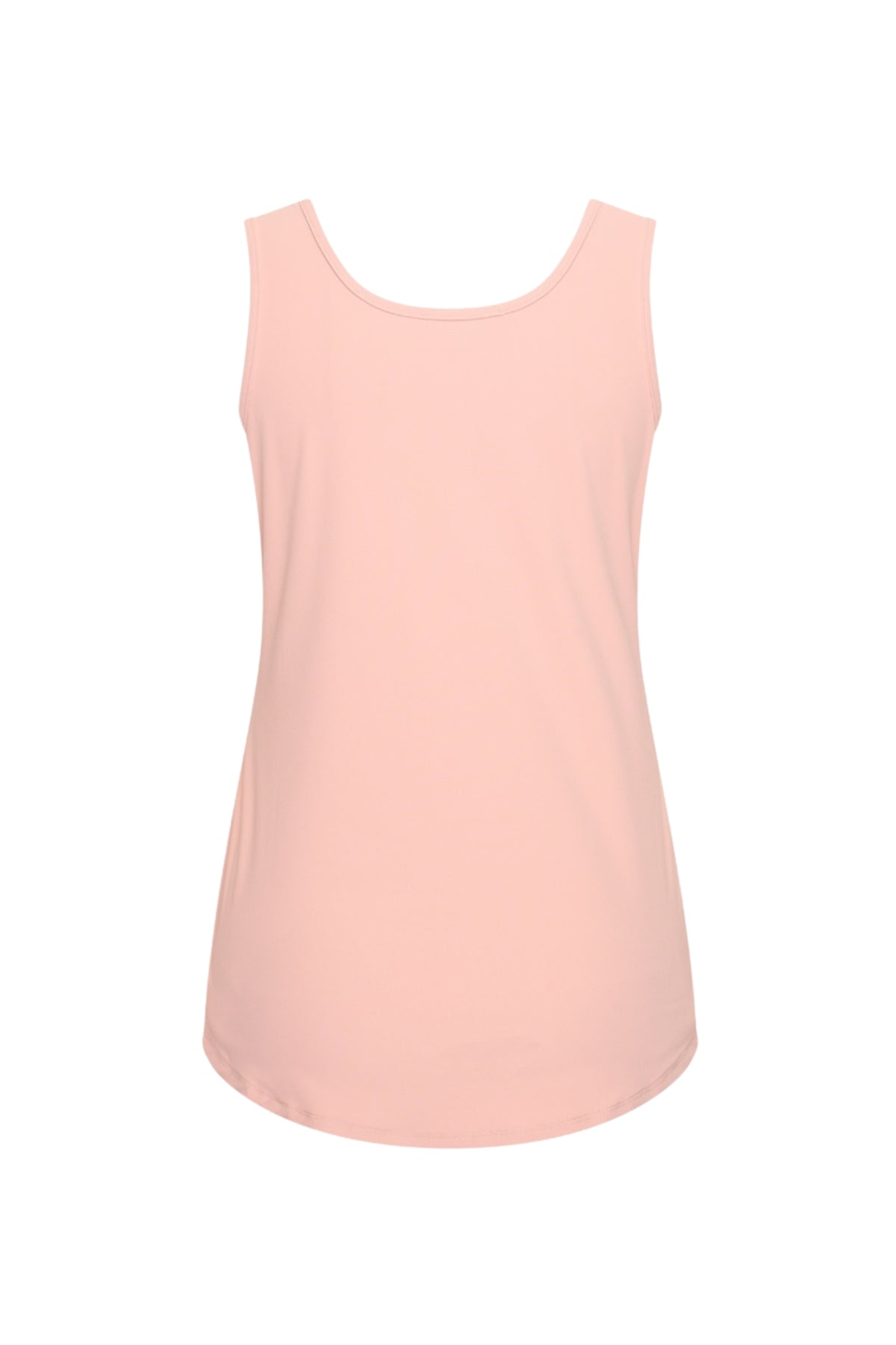 Mi Piace Travel Top Mellow Rose, lichtroze top met korte mouwen en ronde hals, gedragen door een persoon in een lichte blouse.