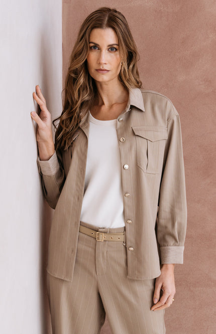 Zizo Blouse Pure Pinstripe Dark Sand Stretchshop.nl