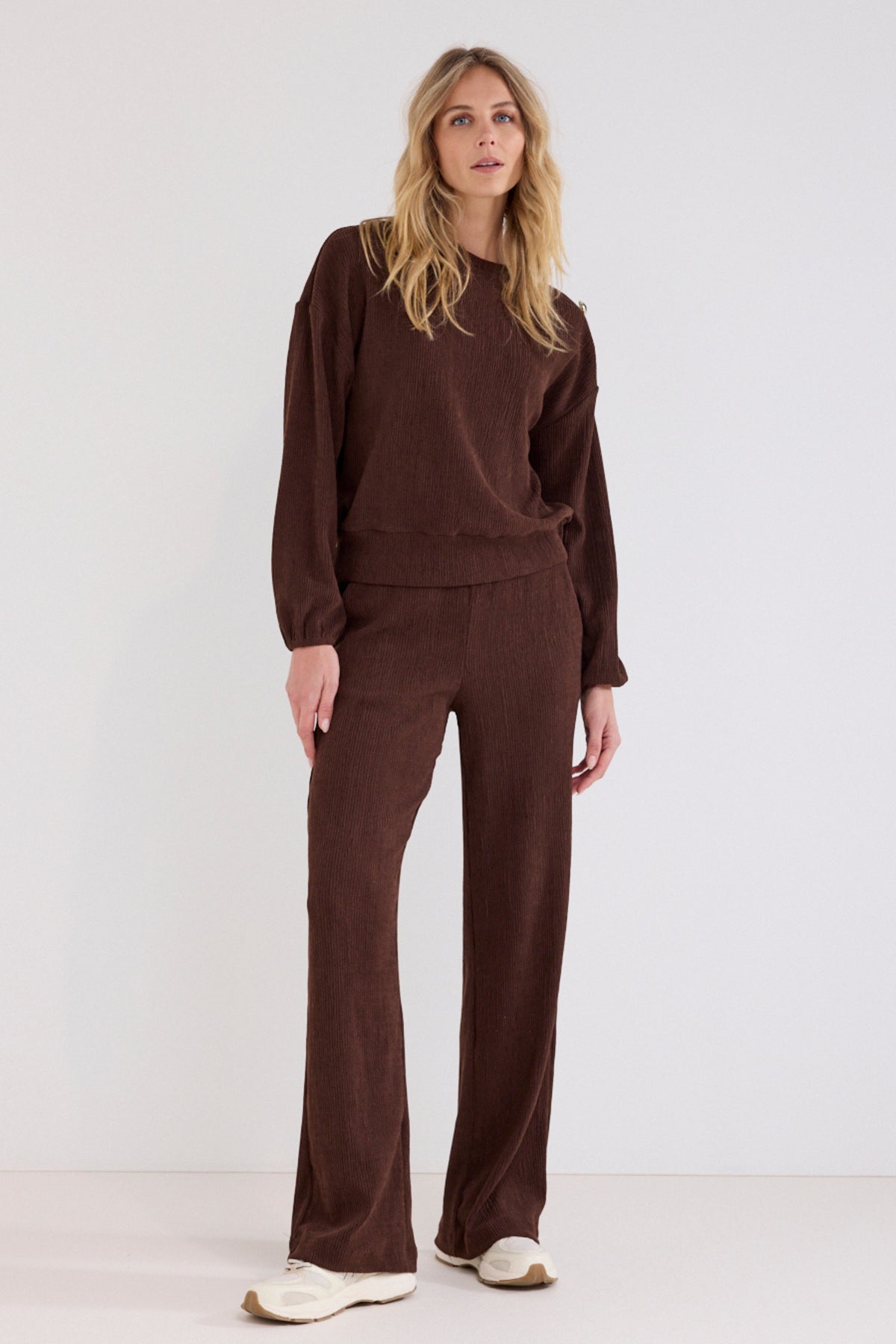 Tramontana gebreide wijde broek in chocoladebruin, comfortabele pasvorm, modieus en veelzijdig voor casual en chique looks