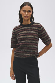 Witte trui van Opus met Cherry Jam print, comfortabele pasvorm en zachte stof, geschikt voor casual draagstijl.