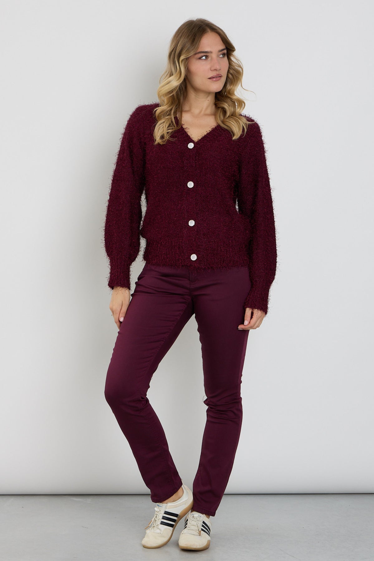 Enjoy 5-pocket broek Port 927049, donkerblauwe denim met klassieke snit en vijf zakken, voor een casual en stijlvolle uitstraling.