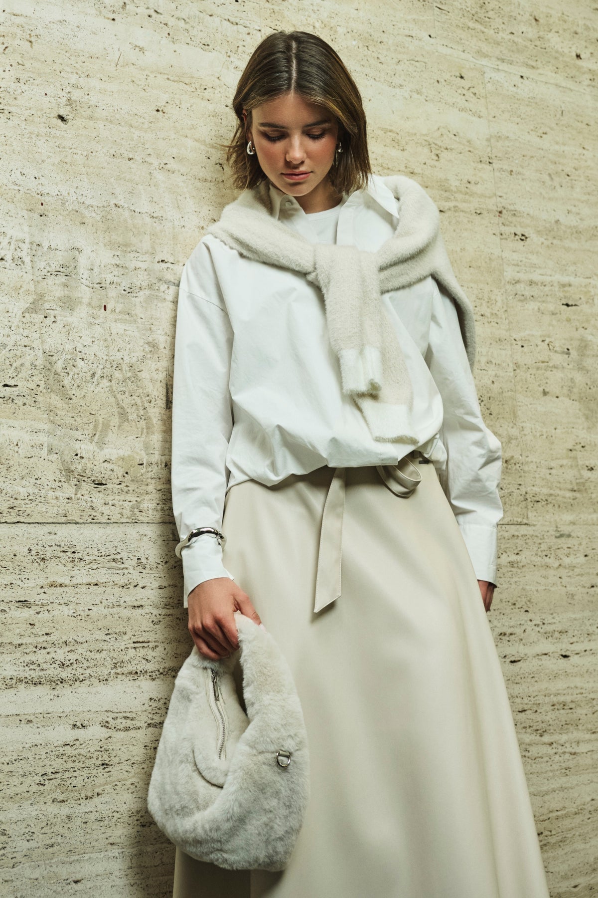 Lichte Chelsea rok van Rino & Pelle met geruite patroon en knielengte, perfect voor casual en elegante outfits.