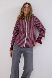 Lichte gestreepte blouse van Tramontana met strass details en knoopsluiting, in de kleur granaat, voor een elegante uitstraling.