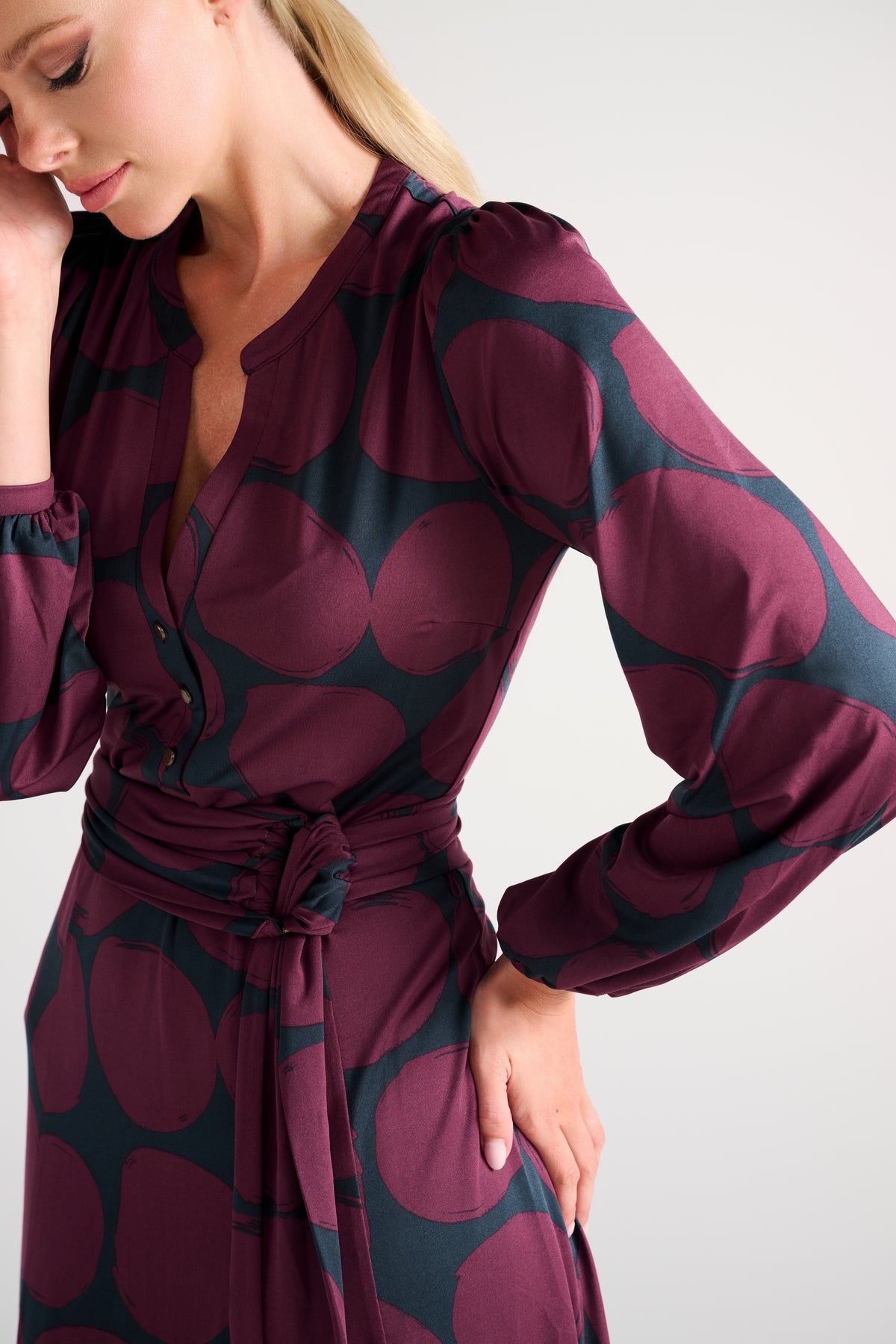 K-design maxi jurk met print, vloeiende stof en lange lengte, perfect voor een elegante, zomerse look.