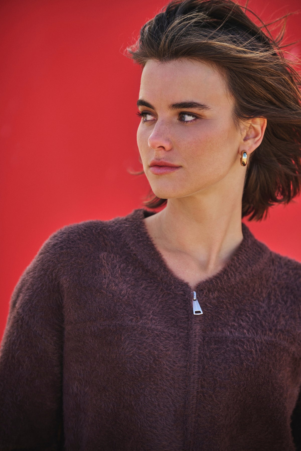 Rino & Pelle Bento Coffee Roast vest in camelkleur, casual model met ritssluiting en zachte stof, geschikt voor herfst en winter.