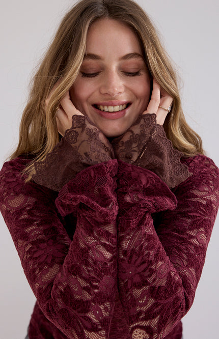 Top Velvet Stretch Lace Pomegranate C65-21-401