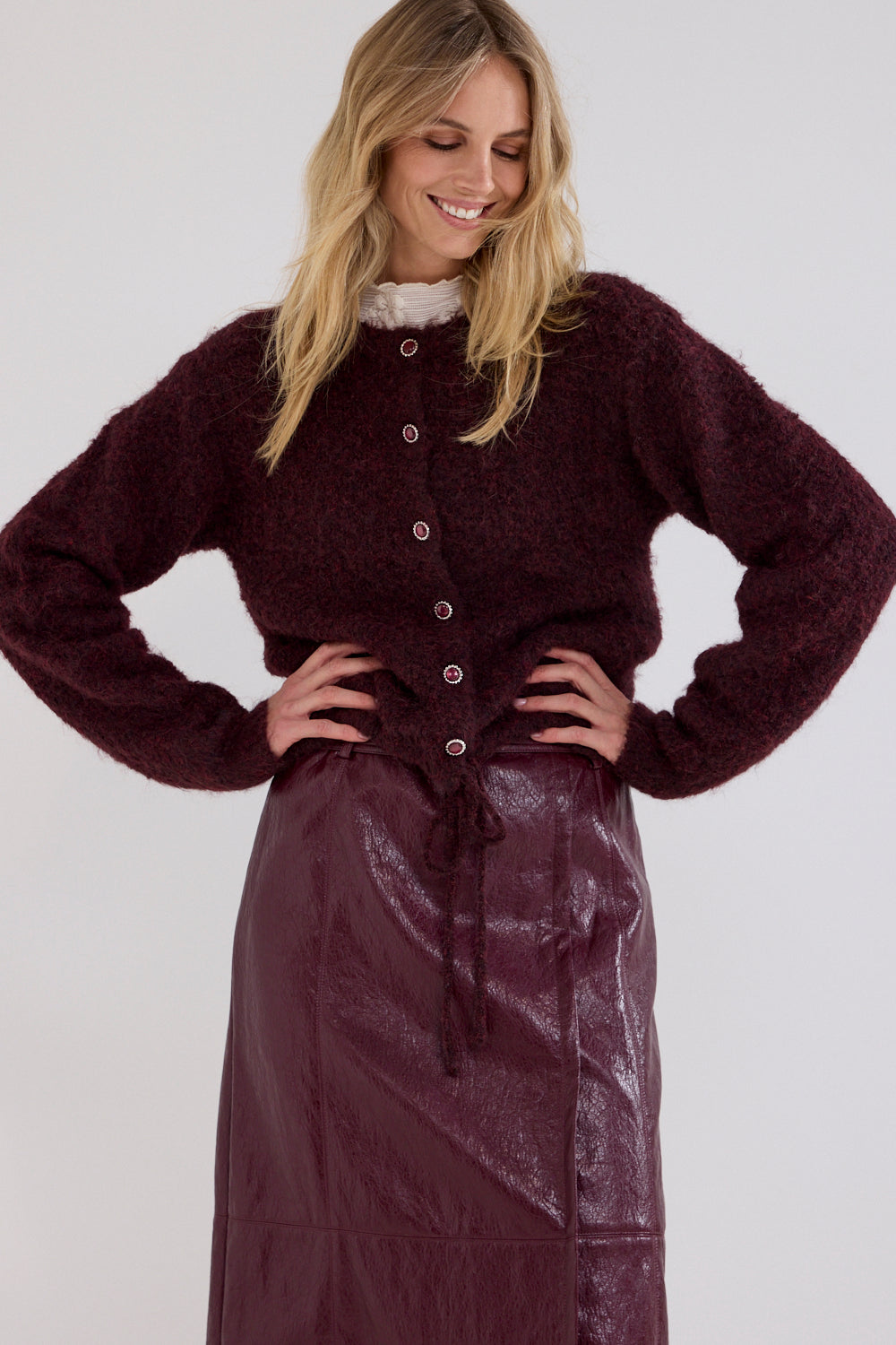 Donkerrode puffer jas met driekwart mouwen van Tramontana, stijlvolle vest met volumineuze puff mouwen en casual uitstraling