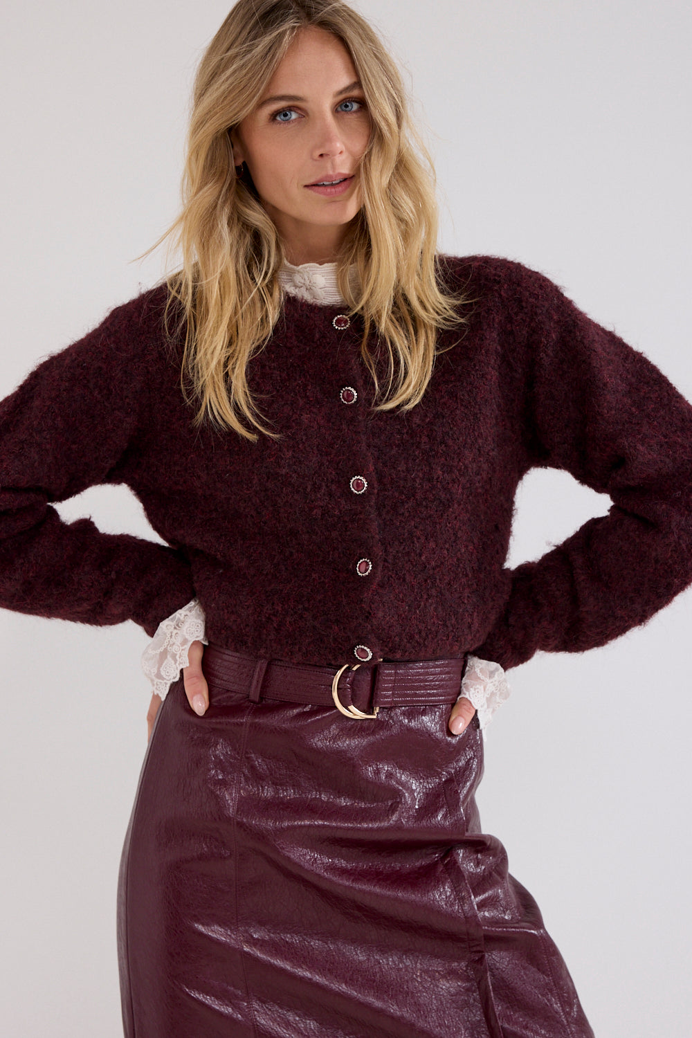 Donkerrode puffervest met pofmouwen van Tramontana, warme en stijlvolle winterjas voor dames.