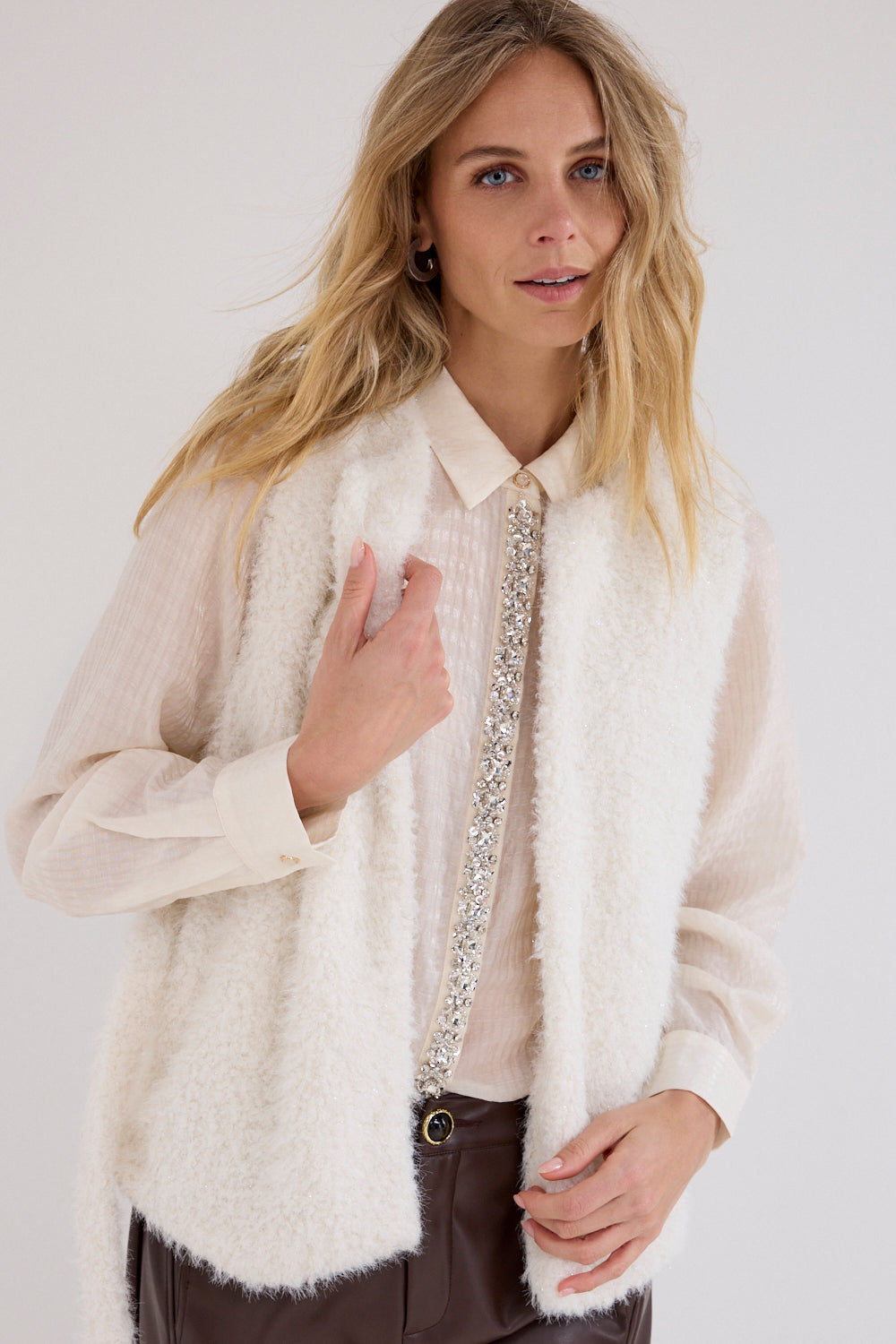 Zwarte Tramontana blouse met strass details en knoopsluiting, modieus ontwerp voor dames, geschikt voor elegante gelegenheden
