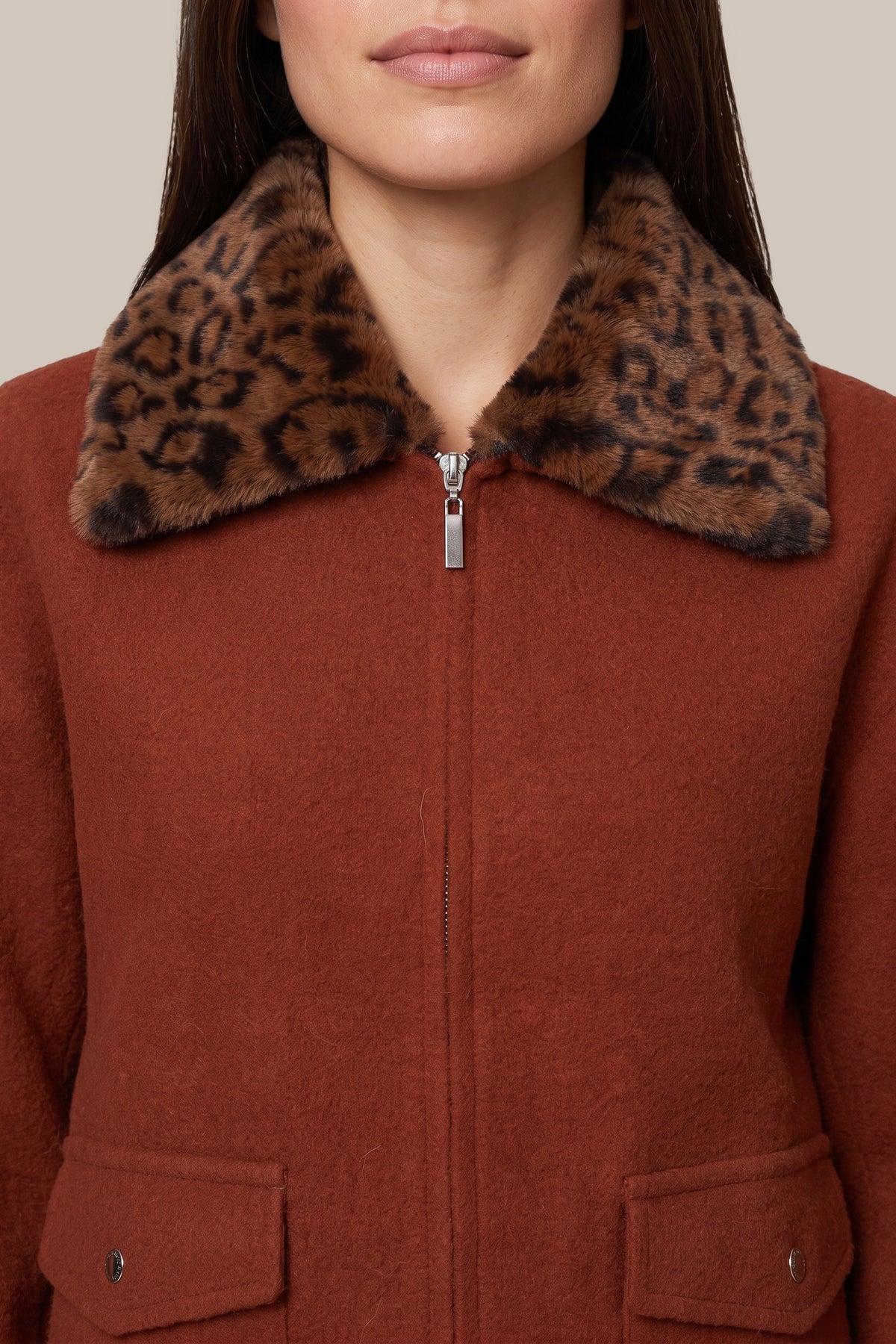 G-maxx Dallan brei vest in burnt henna kleur, zachte en warme gebreide damesvest met knoopsluiting en comfortabele pasvorm