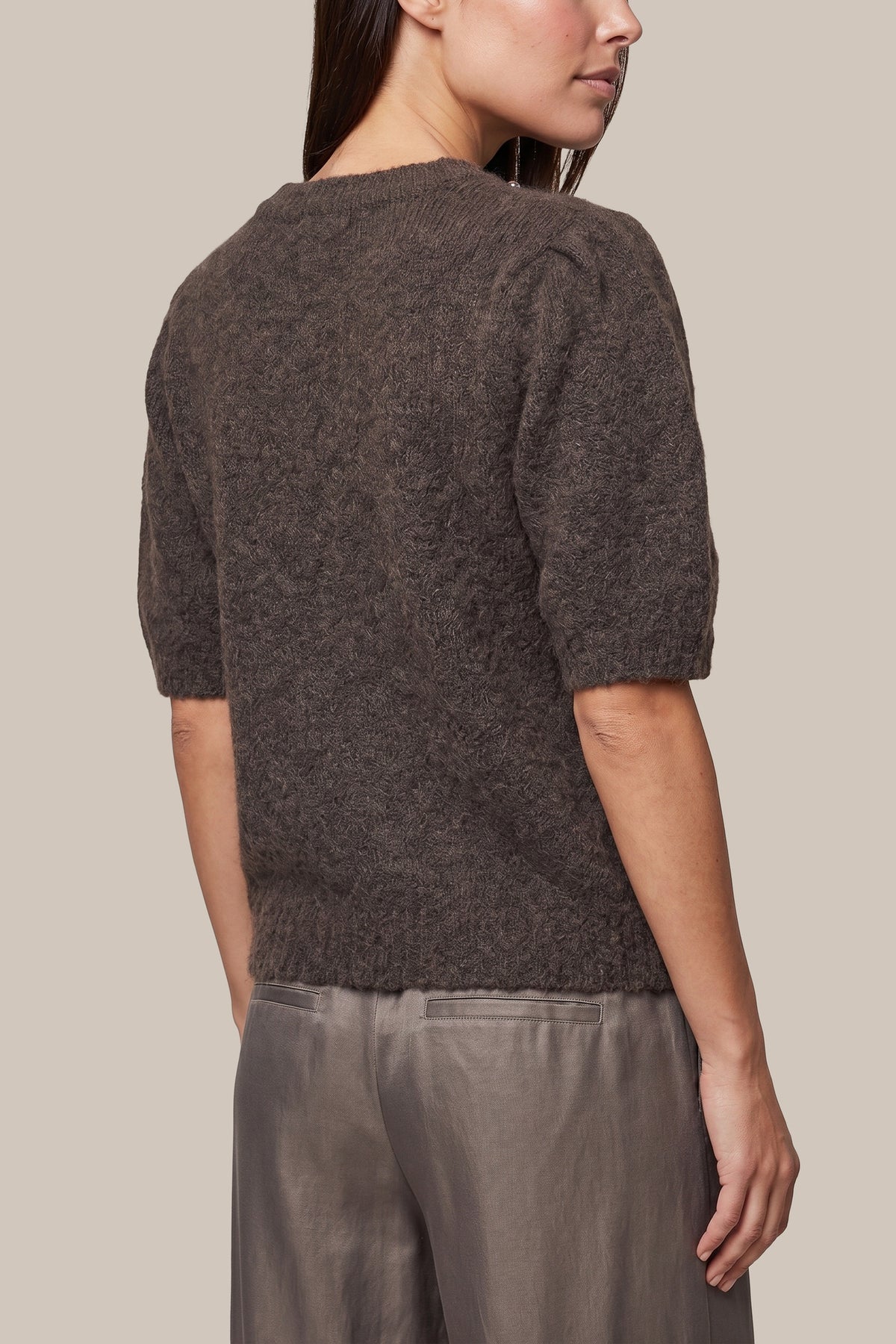 G-maxx Eilean brei sweater in Dark Earth, zachte wollen stof, met stijlvolle ronde hals en comfortabele pasvorm.