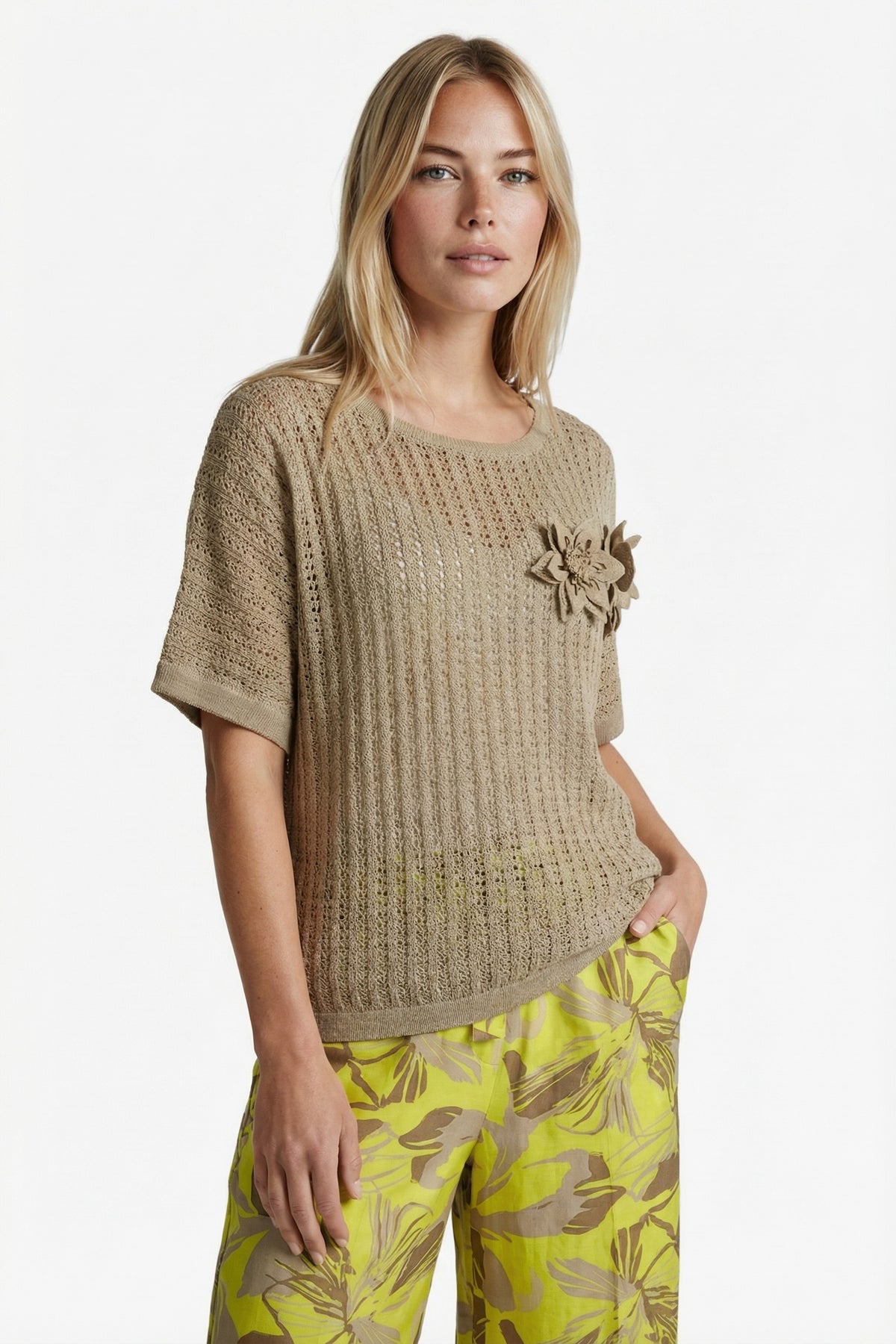G-maxx Vanja kniptop in nude oat, zachte gebreide top met lange mouwen en ronde hals, casual en comfortabel.