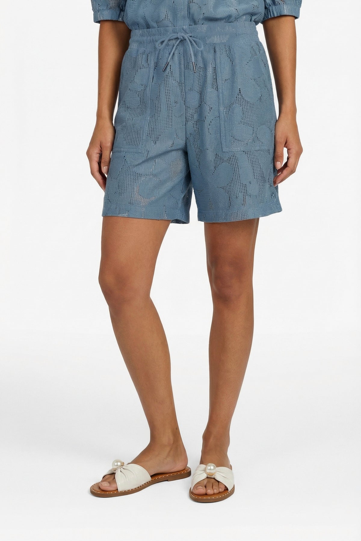 Lichtblauwe korte jeans van G-maxx Lilja Light Denim, casual damesmodel met denim stof en klassieke snit.