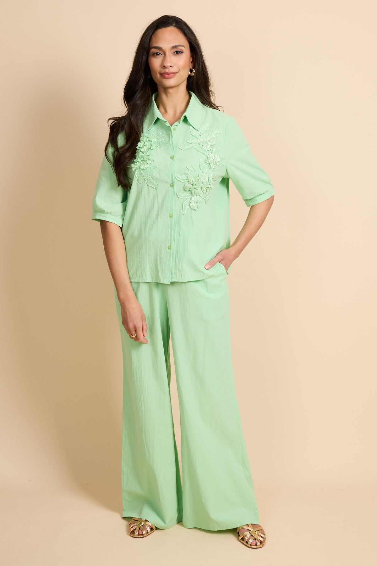 G-maxx Vianne Fresh Green broek met rechte snit en elastische taille, geschikt voor casual en sportieve looks