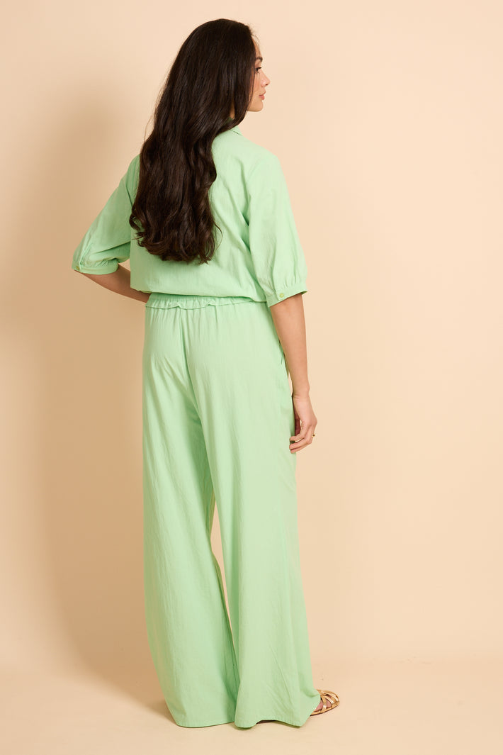 Groene Vianne broek van G-maxx, frisse groene kleur en comfortabel model, zichtbaar op de afbeelding.