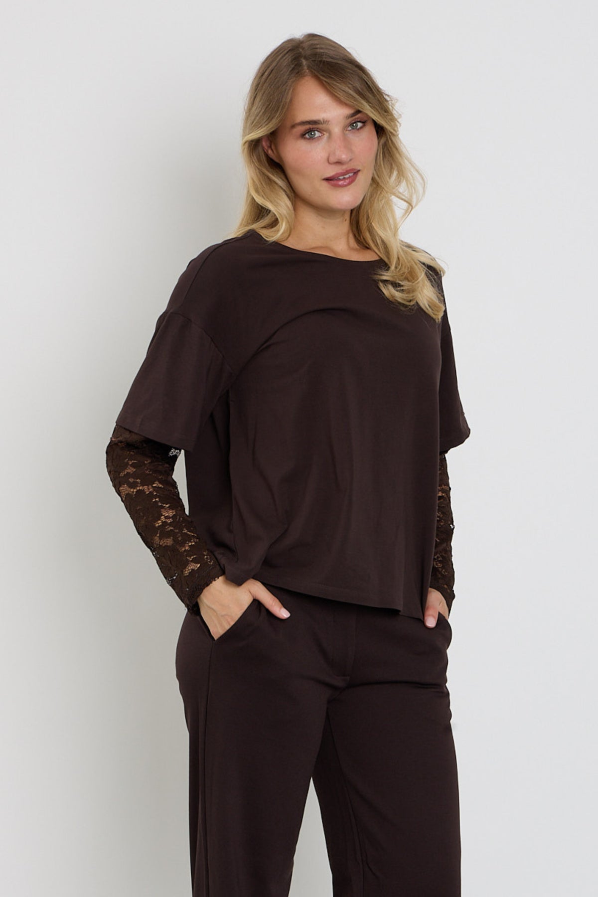 Vrijetijdst-shirt Fqchico Mole van Freequent met korte mouwen en ronde hals, lichtgewicht en comfortabel voor dagelijks gebruik.