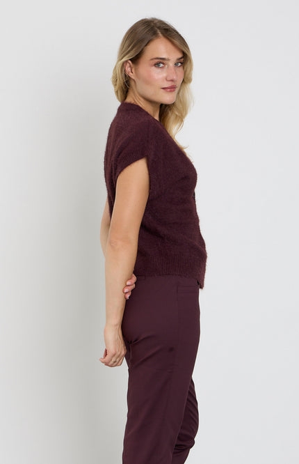 Top Sleeveless Fuzzy Burgundy SRB5116