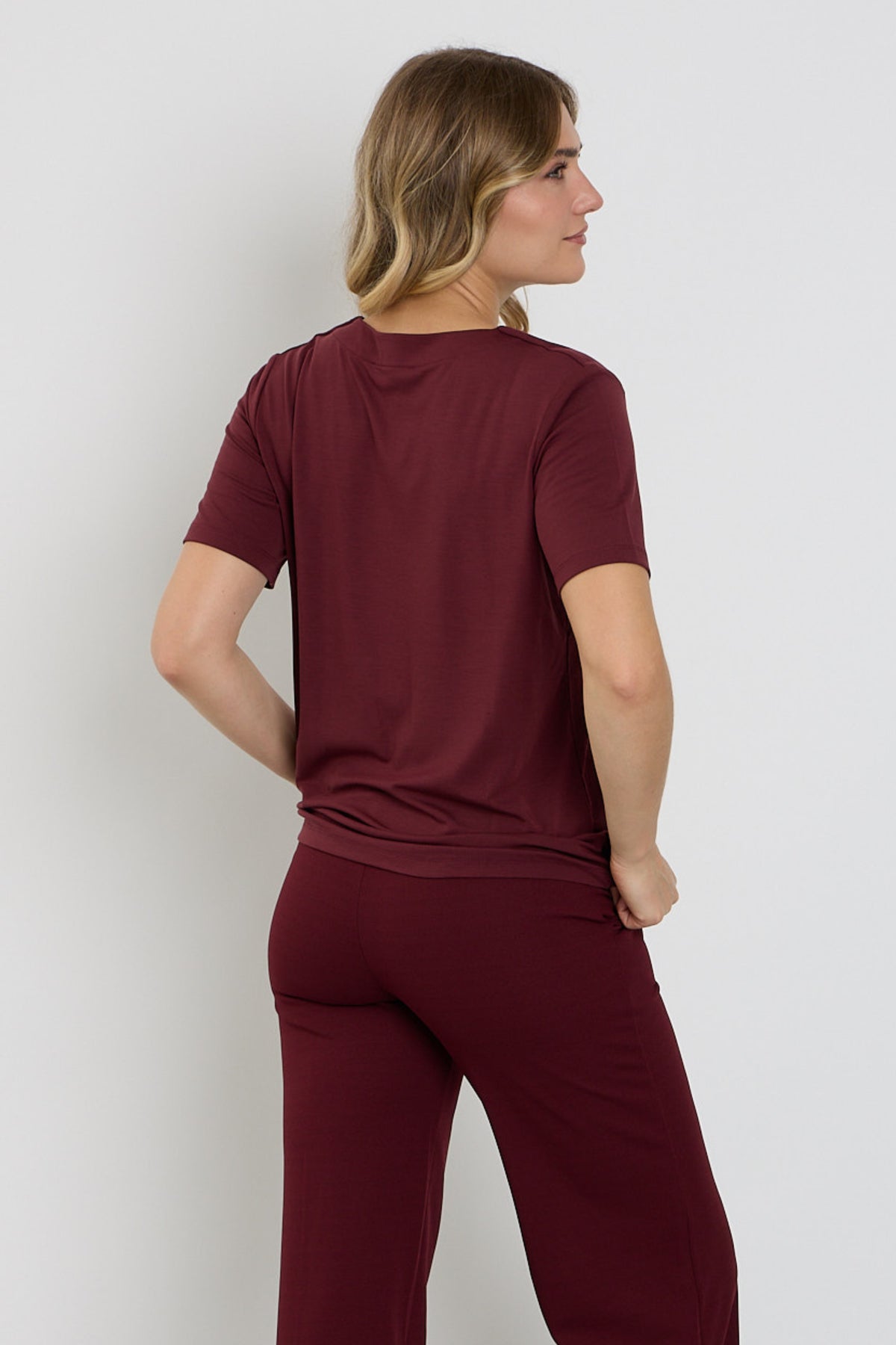 Enjoy Top Uni Port 183207 in roze met ronde hals en korte mouwen, gemaakt van zachte, comfortabele stof.