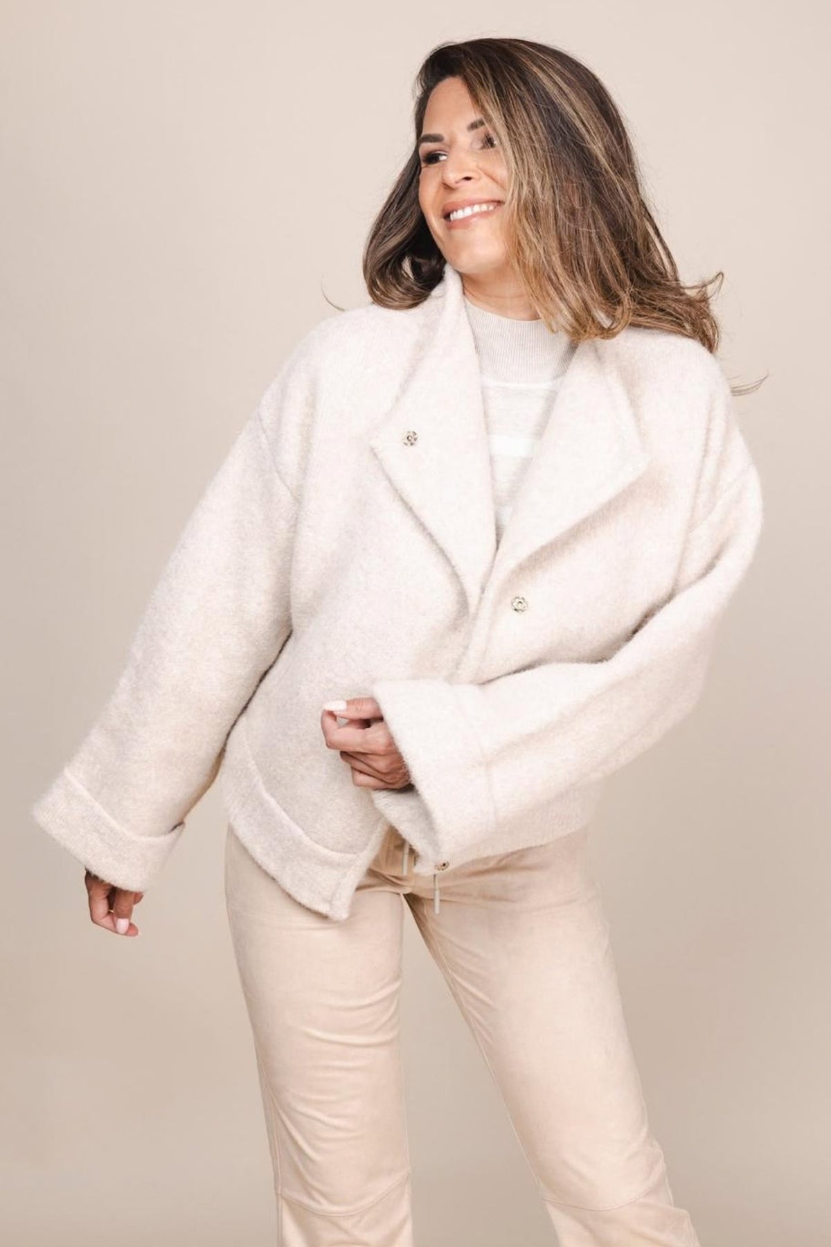 Zoso Maggy beige melange jacket met rits en capuchon, comfortabele damesjas met casual stijl.