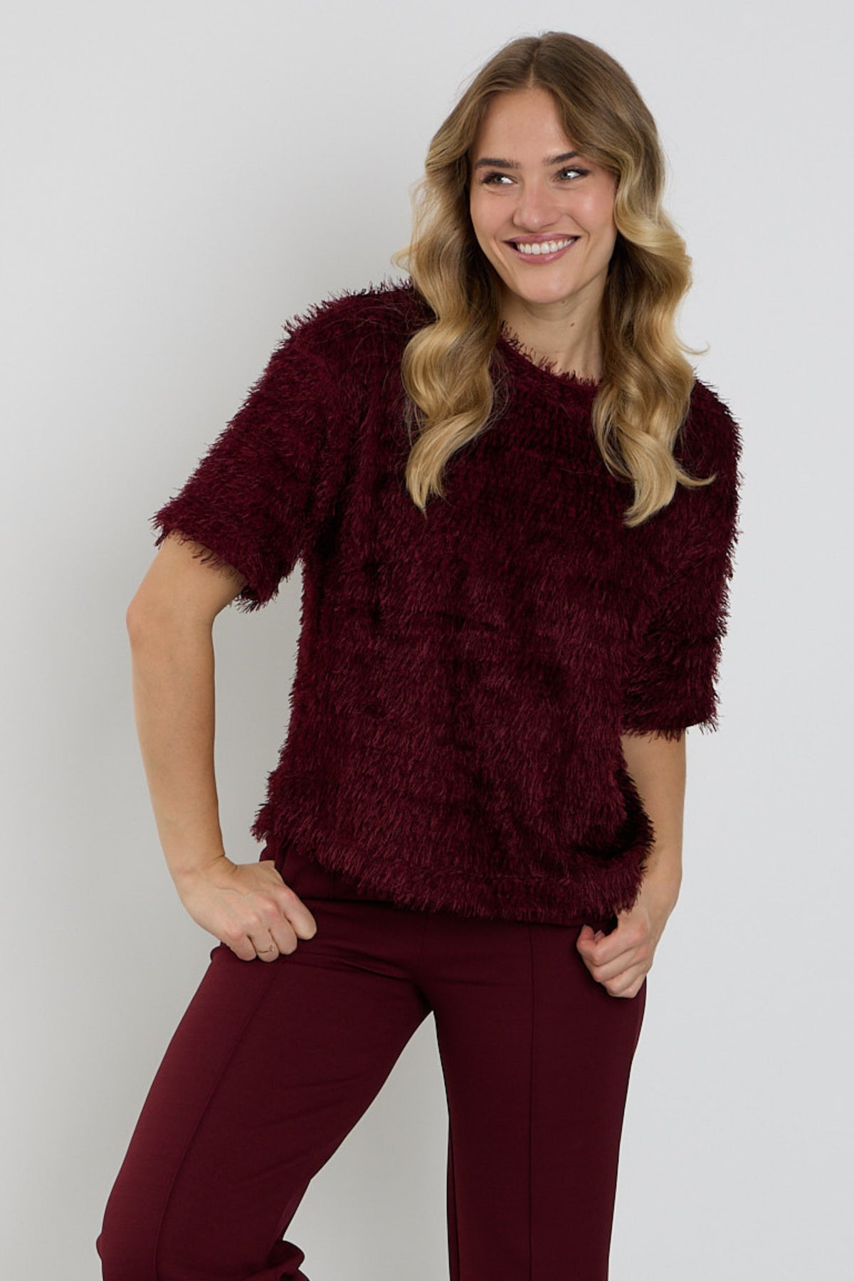 Lichte, fluffy porttop van Enjoy met zachte stof en comfortabele pasvorm, ideaal voor stijlvolle casual outfits.