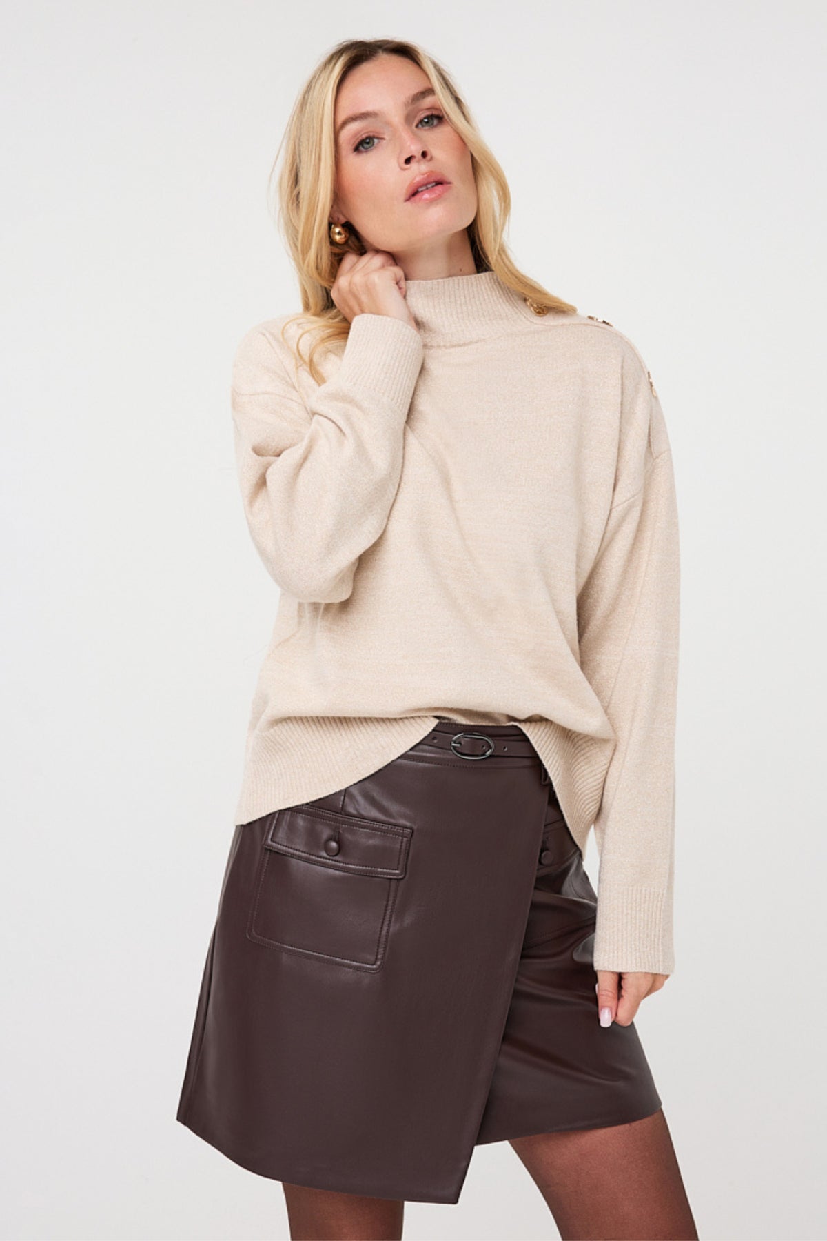 EsQualo melange lurex gebreide sweater in biscuitkleur, zachte textuur en glanzende details, modieus en comfortabel.