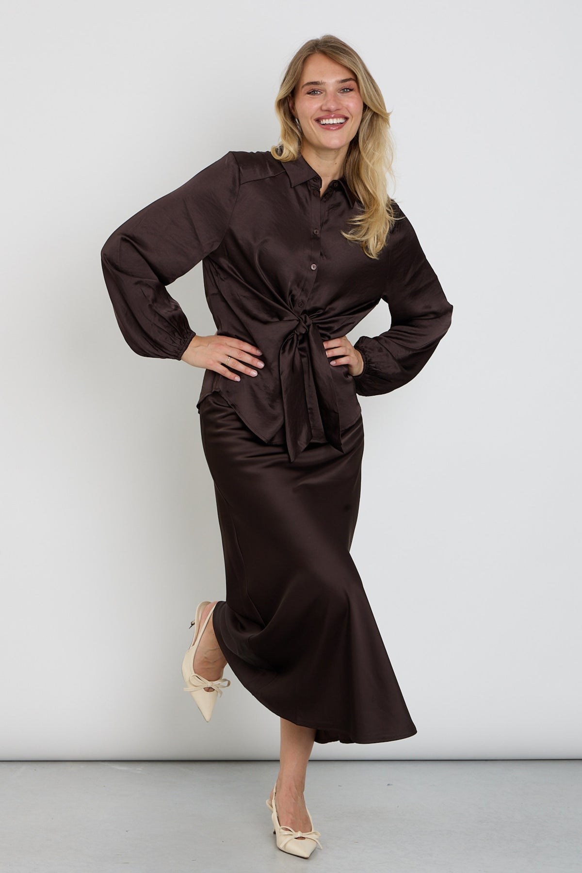 Vrijetijdsrok Freequent Fqdova Mole met elastische taille en flowy stof, passend voor casual en elegante gelegenheden.