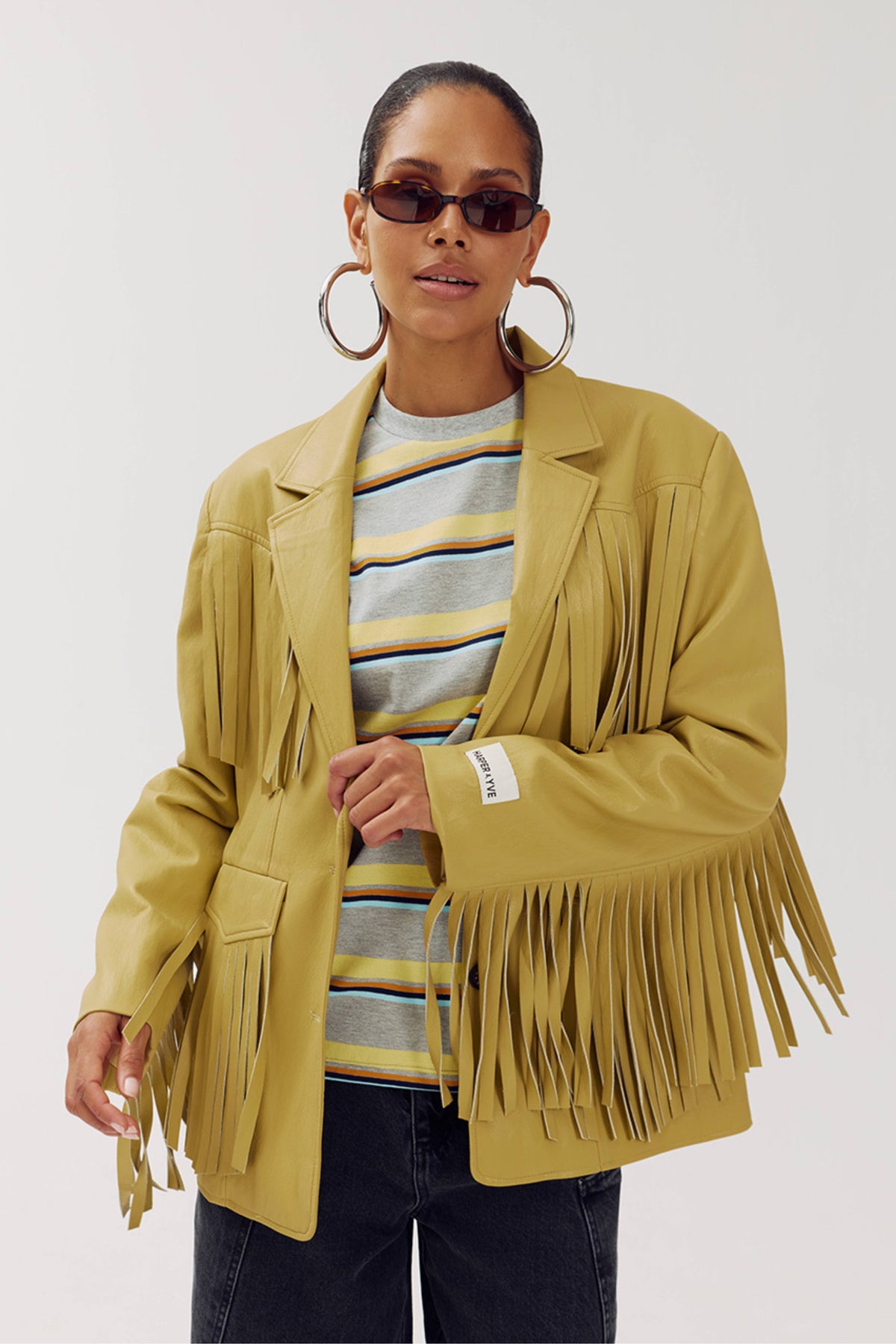 Harper & Yve Casey Dirty Mustard jas met gewatteerde stijl en capuchon, geschikt voor casual winterkleding.