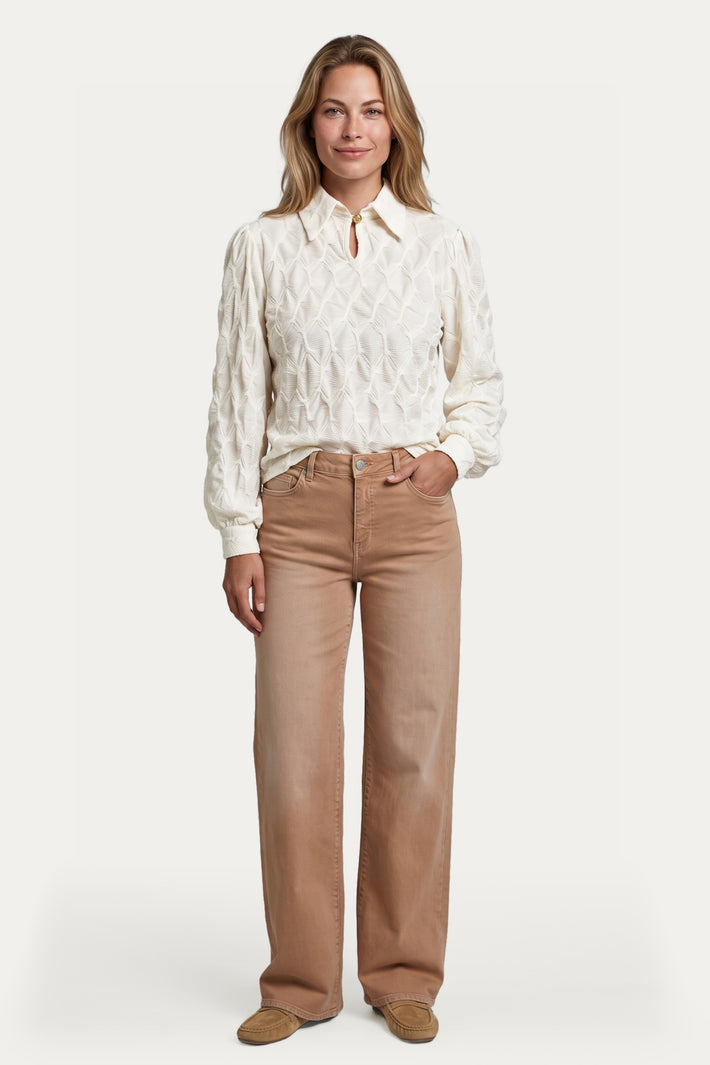 G-maxx Sunniva Brown Sugar jeans in bruin denim met klassieke pasvorm en 5 zakken, zichtbaar op de afbeelding.