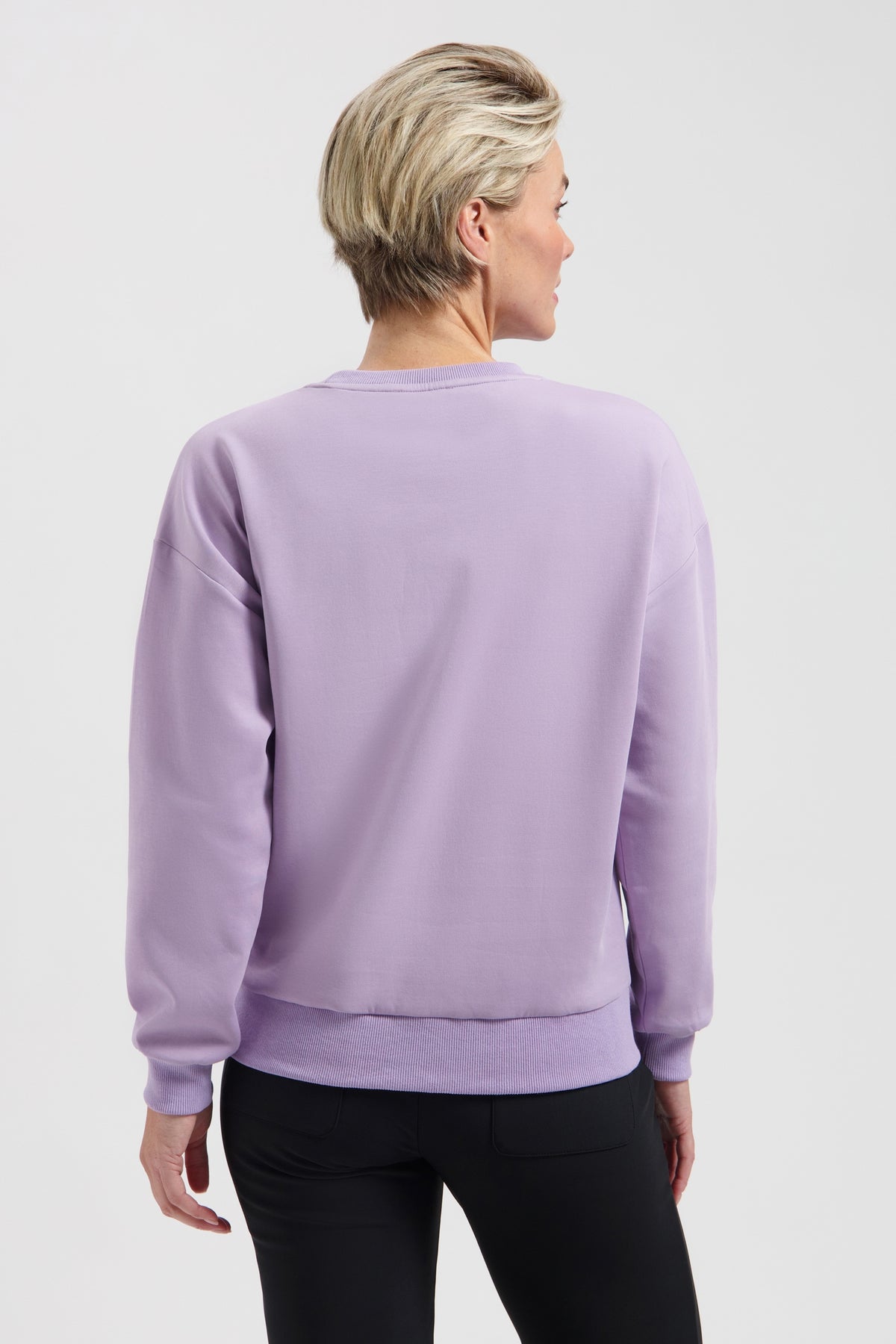 Zwarte Lady Day Travel Broek Lotty Soft Touch met elastische taille en comfortabele pasvorm, zichtbaar op de afbeelding.