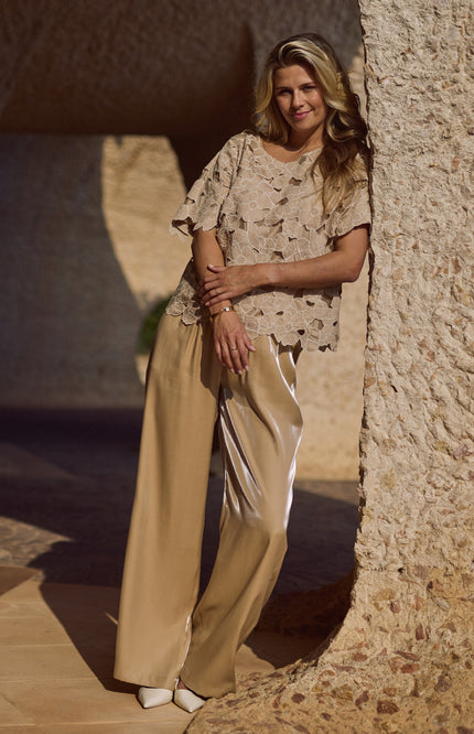 Nukus Broek Rubi Shiny Sand NKS09059 Stretchshop.nl