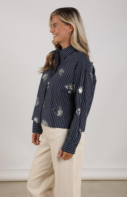 Nukus Blouse Tessa Paillet Navy NKS02151 Stretchshop.nl