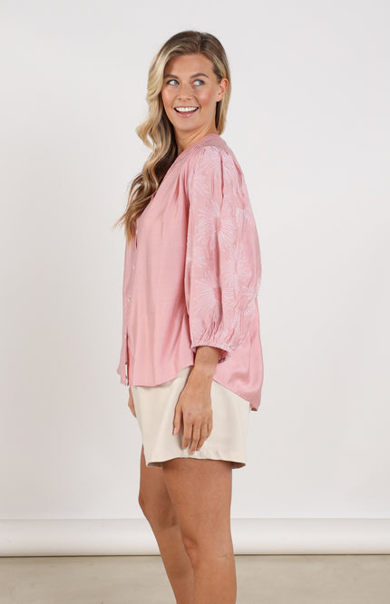 Nukus Blouse Lynn Embroidery Blush NKS02176 Stretchshop.nl