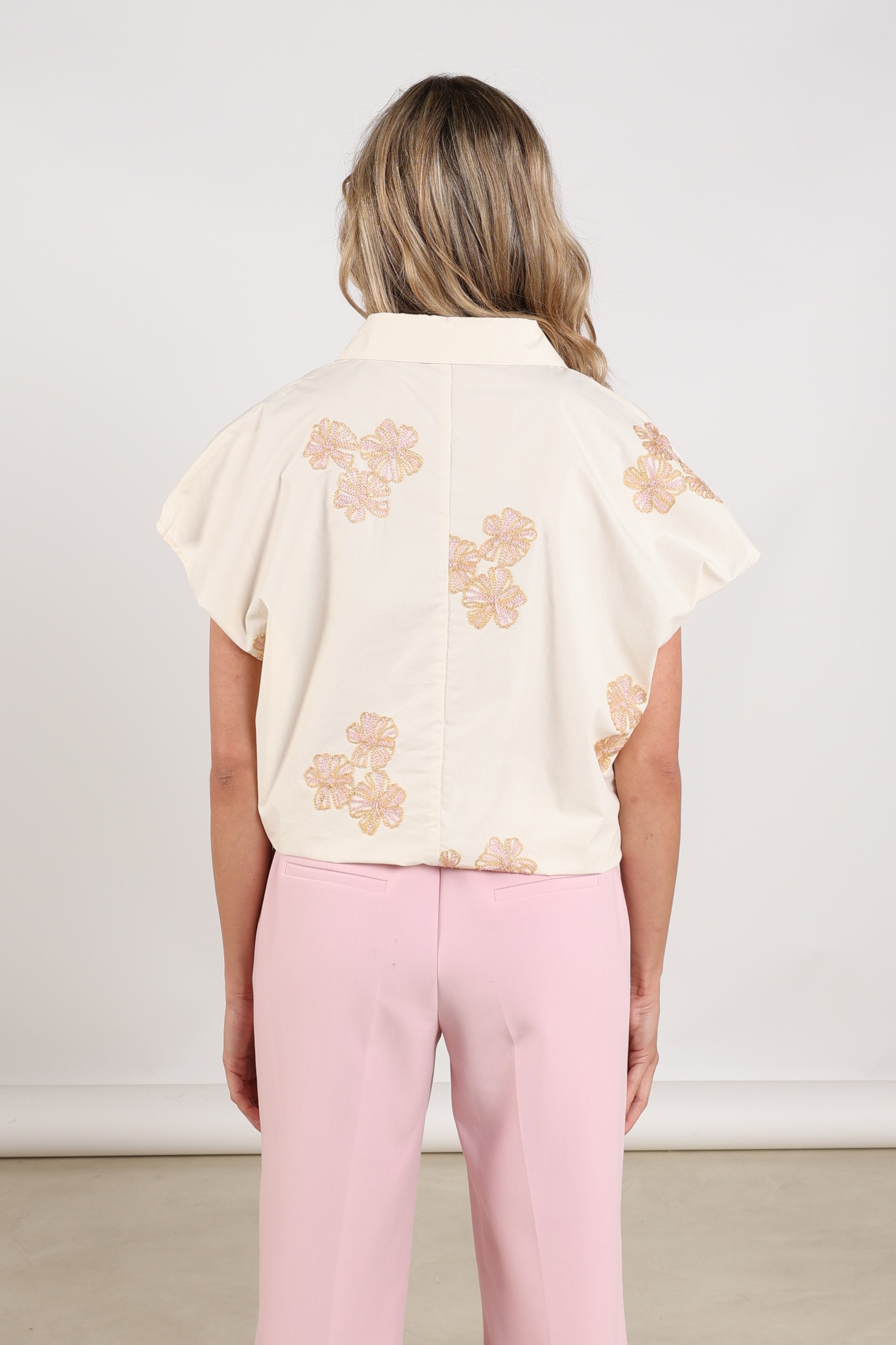 Top Daniek Embroidery Offwhite Blush NKS01125 | Nukus