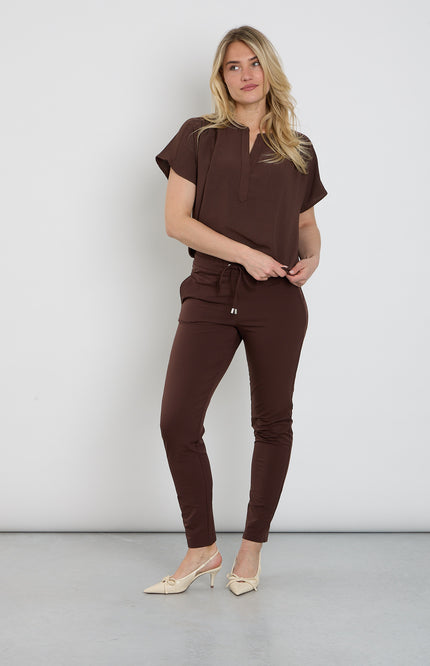 &Co woman Travel Broek Penny Chocolate PA100-2 Stretchshop.nl