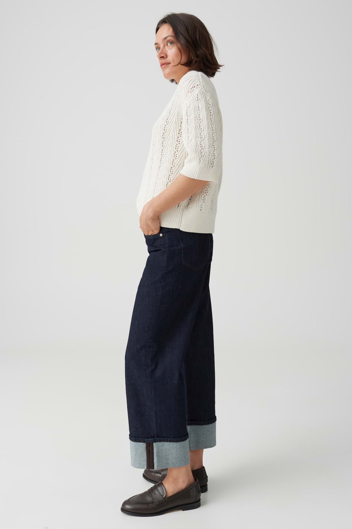 Opus Miva City rinsed blauwe jeans met rechte pasvorm en taille L28, zichtbaar met details en stoftextuur.